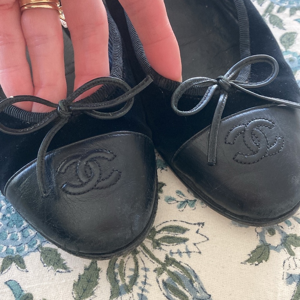 CHANEL classic ballet flats